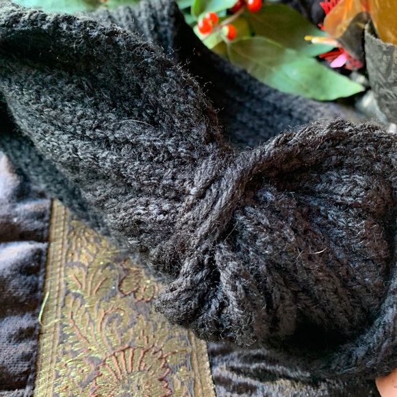 Beautiful 100% HANDMADE CROCHETED & WOOL Butterfly warm headband - Picture 5 of 9